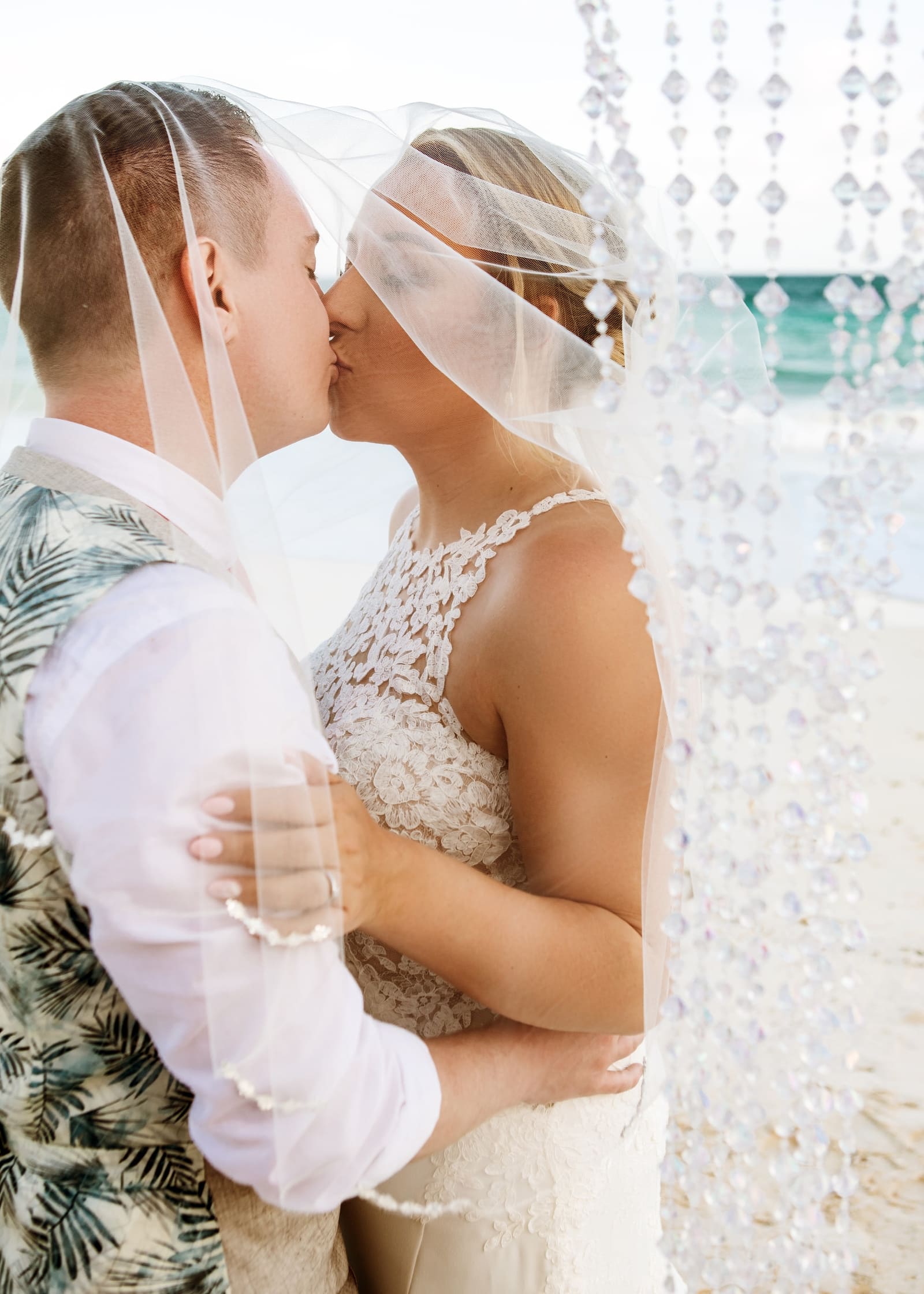 Close-up of the couple kissing, Barbados